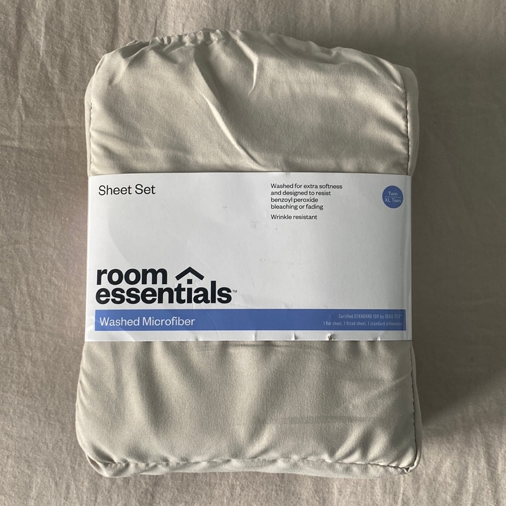 Room Essentials Twin/XL Twin sheet set in Gray